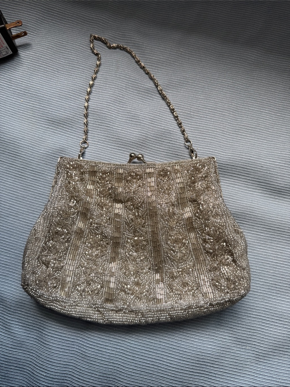 Elegant Beaded Gold Evening Bag with Chain Strap